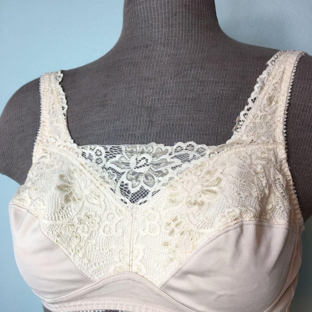 Classique #765SE Mastectomy Bra 36A Beige Lace